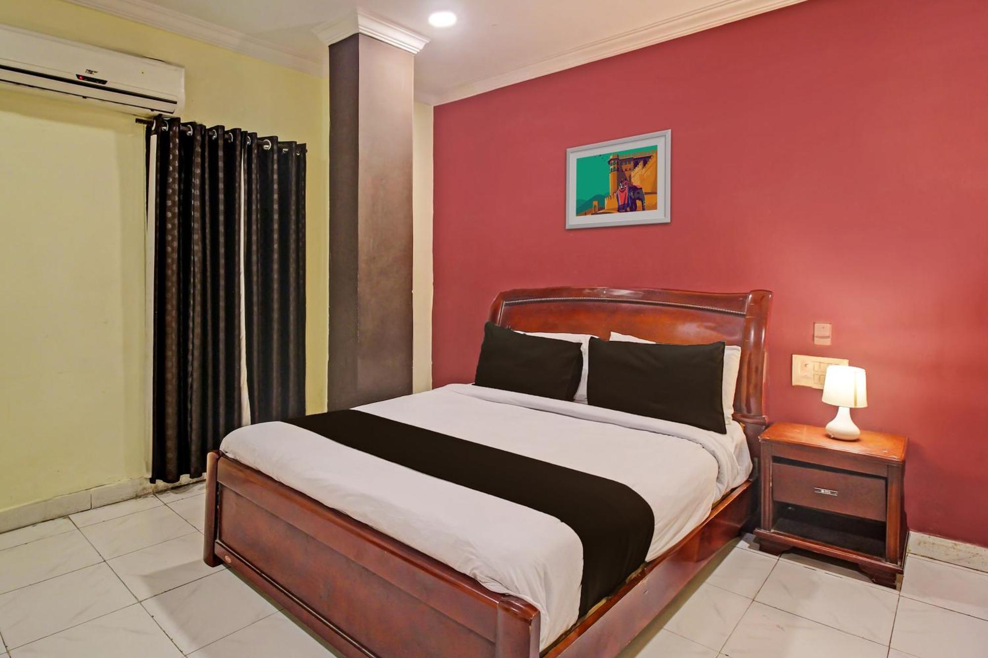 Hotel O Ruma Near Nampally Railway Station Hyderabad Exteriör bild
