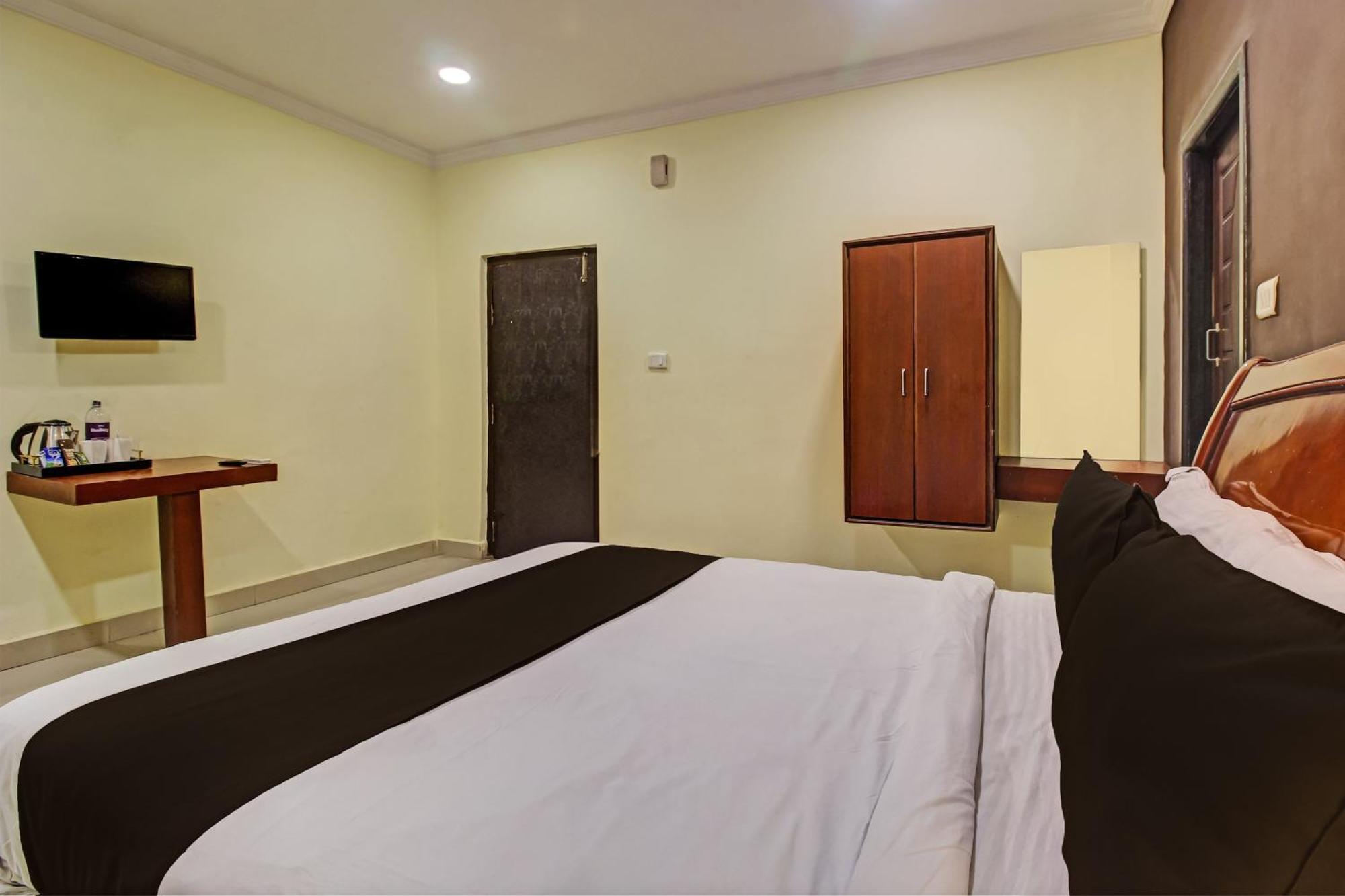 Hotel O Ruma Near Nampally Railway Station Hyderabad Exteriör bild