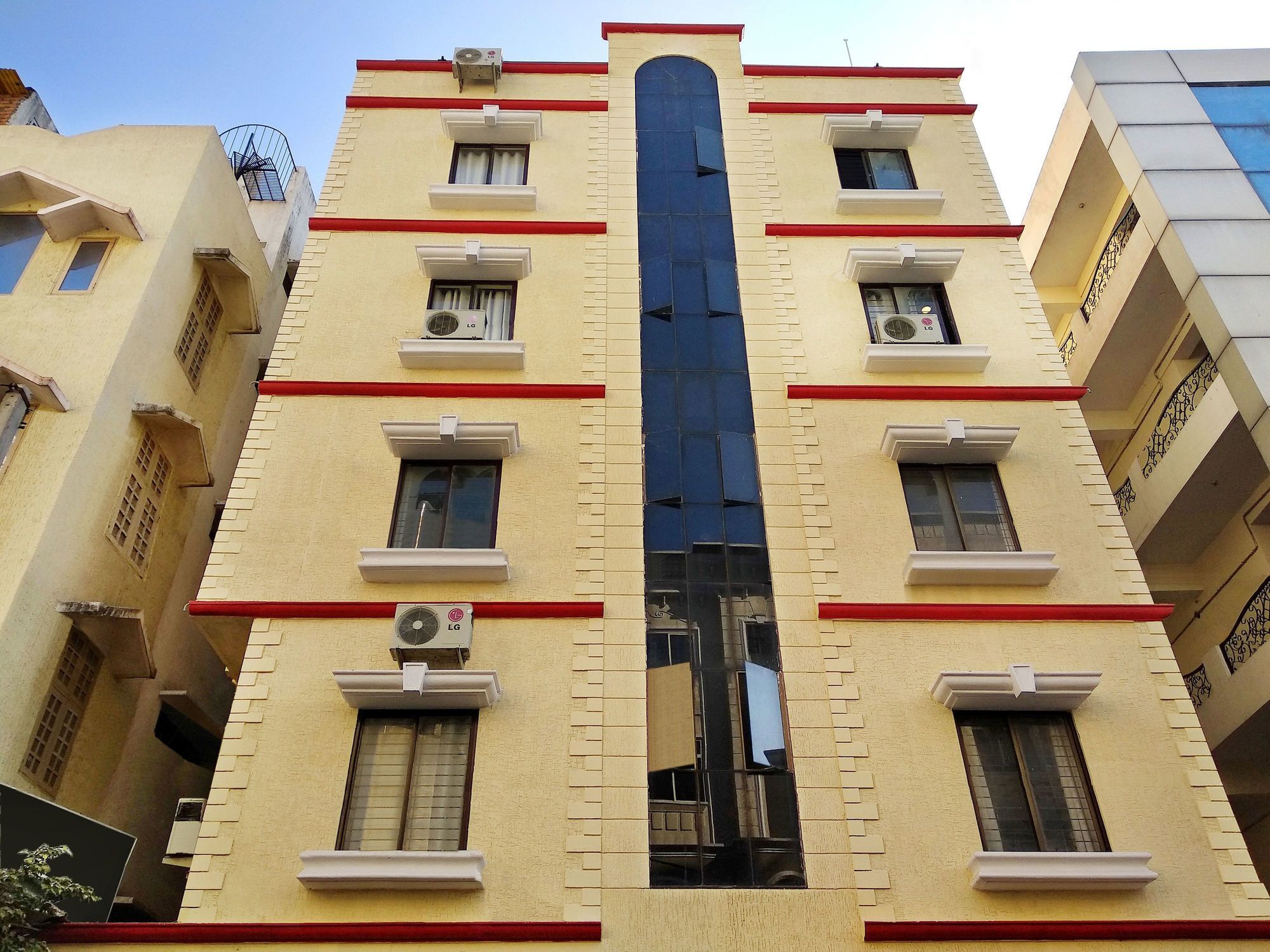 Hotel O Ruma Near Nampally Railway Station Hyderabad Exteriör bild